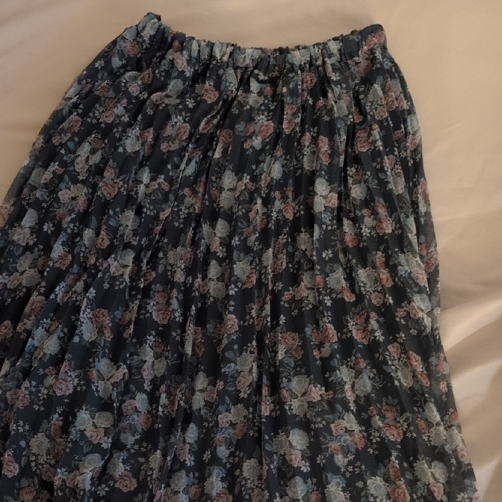 Floral Pleated Skirt